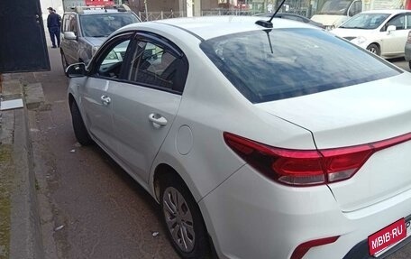 KIA Rio IV, 2018 год, 650 000 рублей, 4 фотография