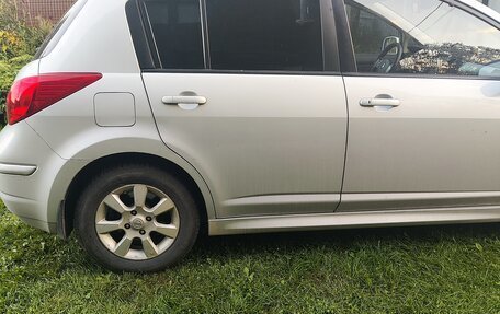 Nissan Tiida, 2011 год, 900 000 рублей, 5 фотография