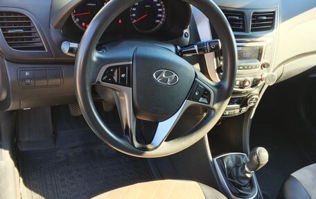 Hyundai Solaris II рестайлинг, 2016 год, 900 000 рублей, 11 фотография