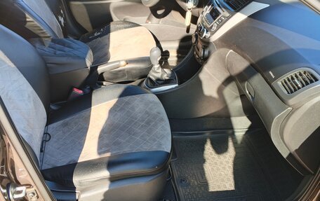 Hyundai Solaris II рестайлинг, 2016 год, 900 000 рублей, 12 фотография