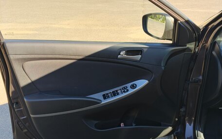 Hyundai Solaris II рестайлинг, 2016 год, 900 000 рублей, 10 фотография