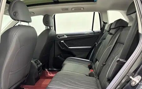 Volkswagen Tiguan II, 2023 год, 2 650 000 рублей, 12 фотография
