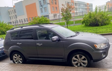 Mitsubishi Outlander III рестайлинг 3, 2011 год, 1 280 000 рублей, 2 фотография