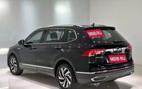 Volkswagen Tiguan II, 2023 год, 2 650 000 рублей, 7 фотография