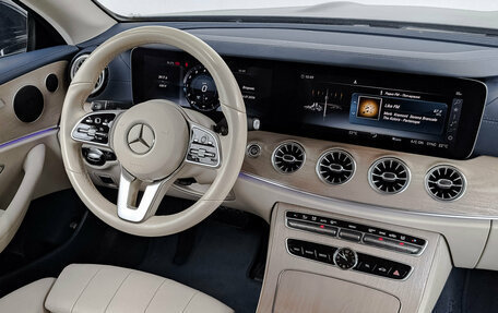 Mercedes-Benz E-Класс, 2020 год, 4 250 000 рублей, 29 фотография