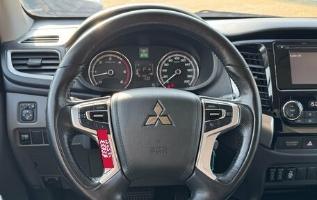 Mitsubishi L200 IV рестайлинг, 2017 год, 2 320 000 рублей, 10 фотография
