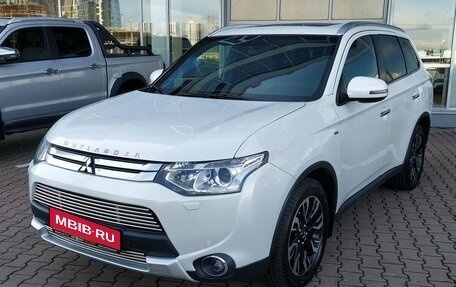 Mitsubishi Outlander III рестайлинг 3, 2014 год, 1 743 000 рублей, 1 фотография