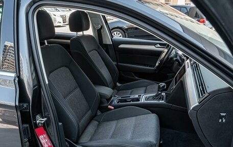 Volkswagen Passat B8 рестайлинг, 2019 год, 2 148 000 рублей, 8 фотография