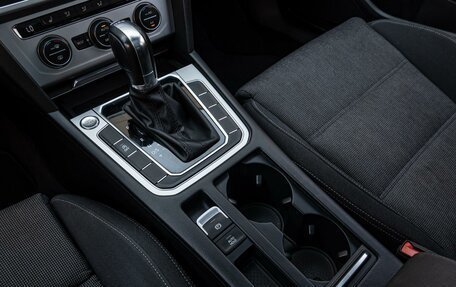 Volkswagen Passat B8 рестайлинг, 2019 год, 2 148 000 рублей, 13 фотография