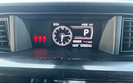 Toyota Roomy I, 2021 год, 1 299 000 рублей, 11 фотография