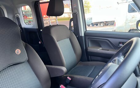Toyota Roomy I, 2021 год, 1 299 000 рублей, 25 фотография