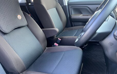 Toyota Roomy I, 2021 год, 1 299 000 рублей, 26 фотография