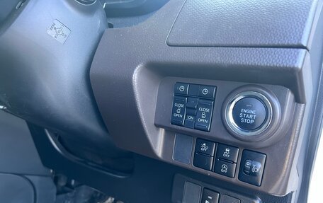 Toyota Roomy I, 2021 год, 1 299 000 рублей, 22 фотография