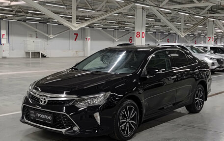 Toyota Camry, 2017 год, 1 690 000 рублей, 5 фотография