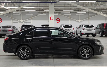 Toyota Camry, 2017 год, 1 690 000 рублей, 8 фотография
