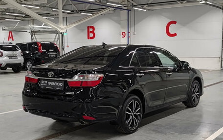 Toyota Camry, 2017 год, 1 690 000 рублей, 9 фотография