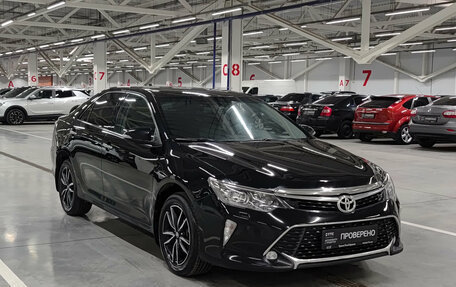 Toyota Camry, 2017 год, 1 690 000 рублей, 7 фотография