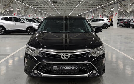 Toyota Camry, 2017 год, 1 690 000 рублей, 6 фотография