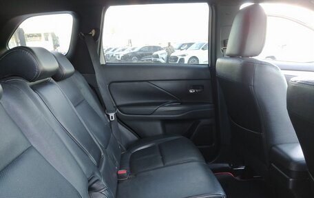 Mitsubishi Outlander III рестайлинг 3, 2014 год, 1 743 000 рублей, 22 фотография