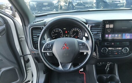 Mitsubishi Outlander III рестайлинг 3, 2014 год, 1 743 000 рублей, 28 фотография