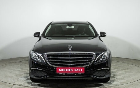 Mercedes-Benz E-Класс, 2020 год, 2 600 000 рублей, 2 фотография