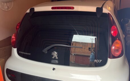 Peugeot 107 I рестайлинг, 2014 год, 700 000 рублей, 1 фотография