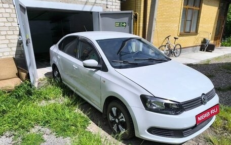 Volkswagen Polo VI (EU Market), 2013 год, 1 100 000 рублей, 1 фотография