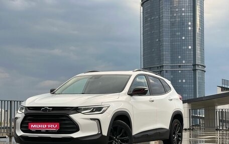 Chevrolet Tracker, 2022 год, 1 999 000 рублей, 1 фотография