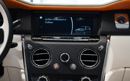 Rolls-Royce Cullinan, 2024 год, 34 500 000 рублей, 18 фотография