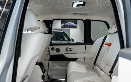 Rolls-Royce Cullinan, 2024 год, 34 500 000 рублей, 17 фотография