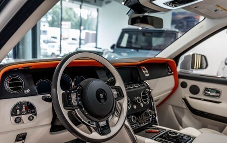 Rolls-Royce Cullinan, 2024 год, 34 500 000 рублей, 26 фотография