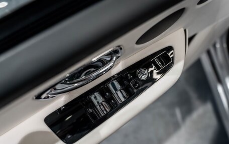 Rolls-Royce Cullinan, 2024 год, 34 500 000 рублей, 25 фотография