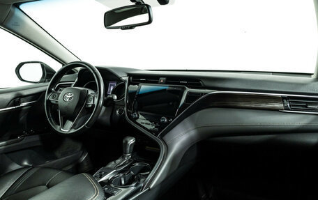 Toyota Camry, 2018 год, 2 399 585 рублей, 9 фотография