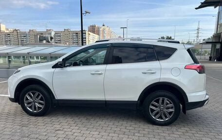 Toyota RAV4, 2018 год, 1 690 000 рублей, 8 фотография