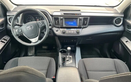 Toyota RAV4, 2018 год, 1 690 000 рублей, 9 фотография