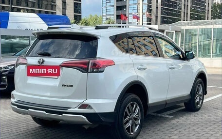Toyota RAV4, 2018 год, 1 690 000 рублей, 3 фотография
