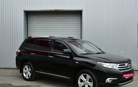 Toyota Highlander III, 2011 год, 1 749 000 рублей, 2 фотография