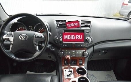 Toyota Highlander III, 2011 год, 1 749 000 рублей, 17 фотография