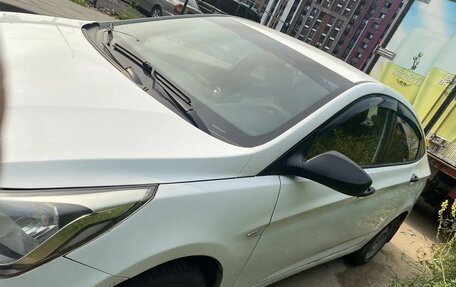 Hyundai Solaris II рестайлинг, 2015 год, 520 000 рублей, 2 фотография
