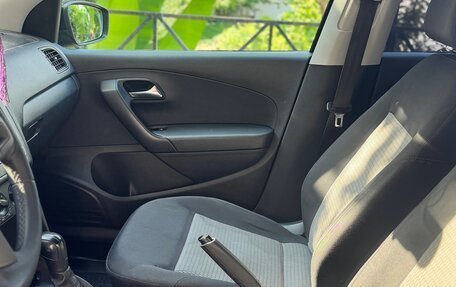 Volkswagen Polo VI (EU Market), 2012 год, 700 000 рублей, 7 фотография