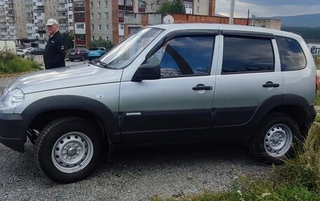 Chevrolet Niva I рестайлинг, 2013 год, 670 000 рублей, 5 фотография
