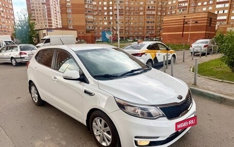 KIA Rio III рестайлинг, 2015 год, 895 000 рублей, 3 фотография