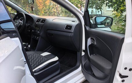 Volkswagen Polo VI (EU Market), 2012 год, 450 000 рублей, 11 фотография