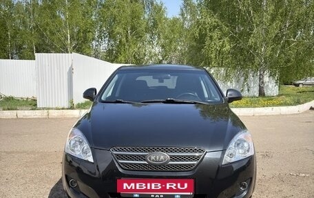 KIA cee'd I рестайлинг, 2008 год, 700 000 рублей, 3 фотография