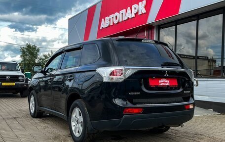 Mitsubishi Outlander III рестайлинг 3, 2013 год, 1 179 000 рублей, 6 фотография