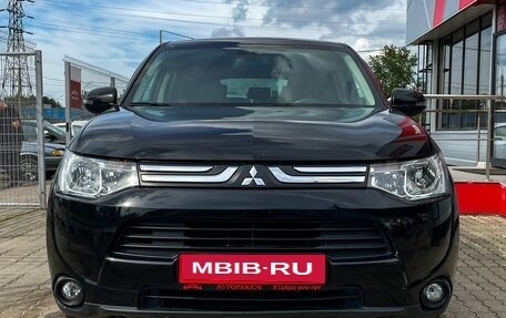 Mitsubishi Outlander III рестайлинг 3, 2013 год, 1 179 000 рублей, 2 фотография