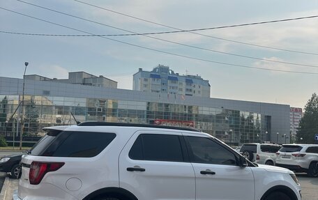 Ford Explorer VI, 2017 год, 2 700 000 рублей, 15 фотография
