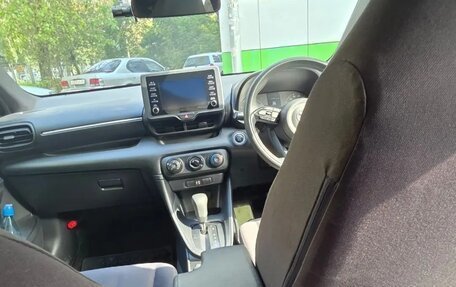 Toyota Yaris, 2022 год, 1 200 000 рублей, 11 фотография