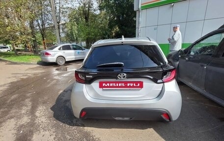 Toyota Yaris, 2022 год, 1 200 000 рублей, 12 фотография