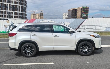 Toyota Highlander III, 2019 год, 5 490 000 рублей, 8 фотография